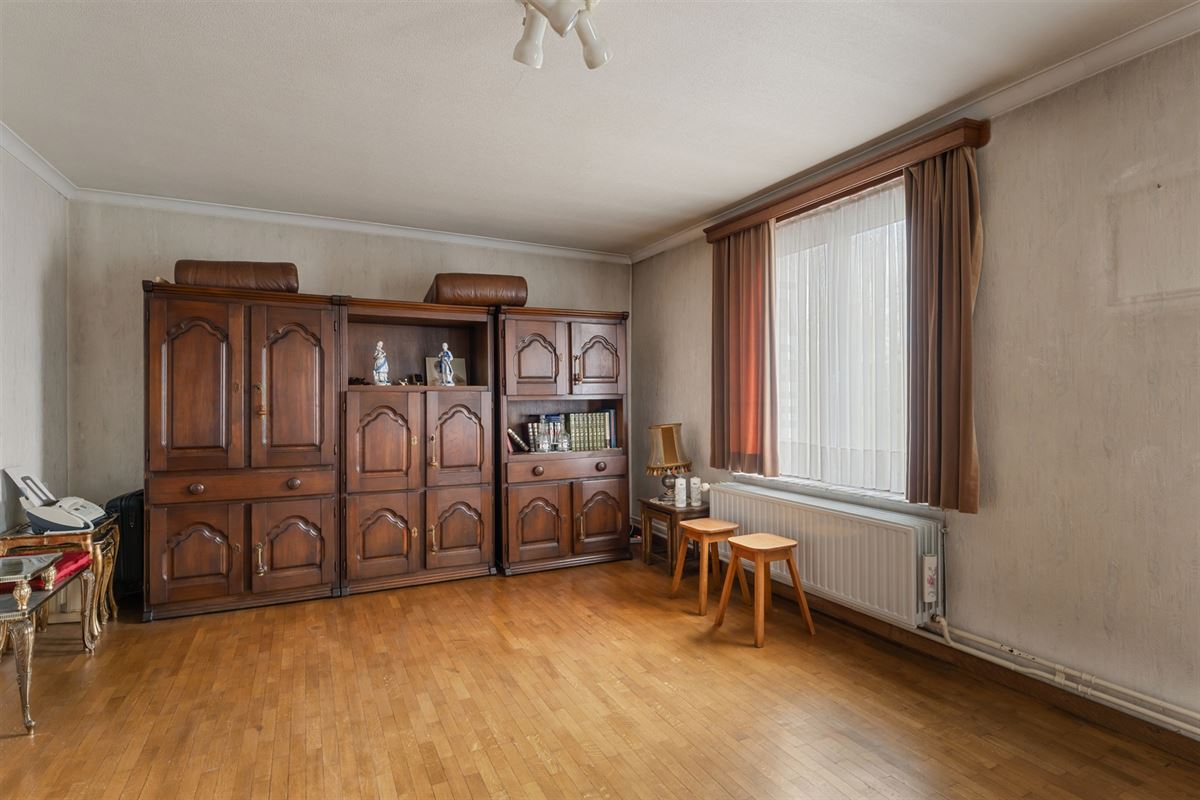 RUIME WONING MET 6 SLAAPKAMERS VLAK BIJ KOERSEL CENTRUM