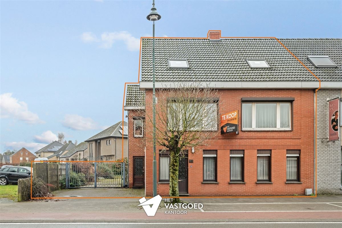 CENTRAAL GELEGEN, RUIME WONING MET VEEL MOGELIJKHEDEN!