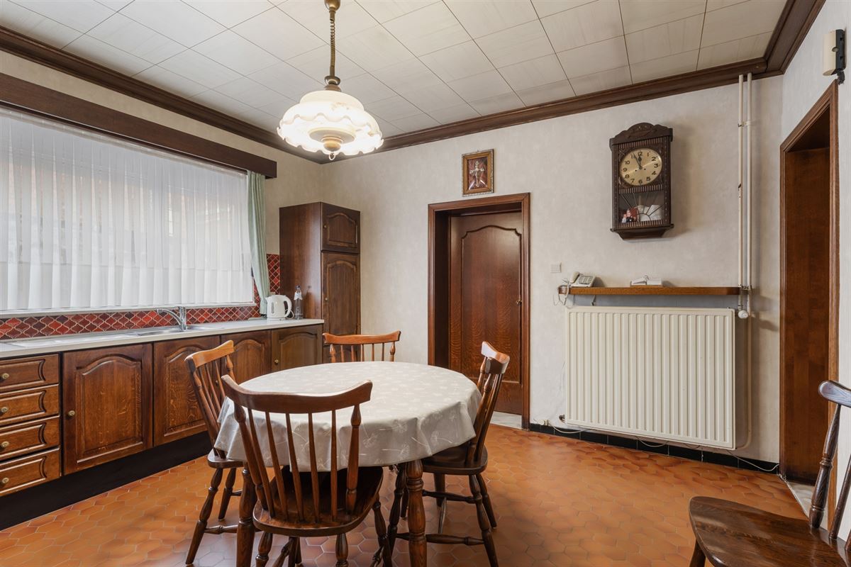 RUIME WONING MET 6 SLAAPKAMERS VLAK BIJ KOERSEL CENTRUM