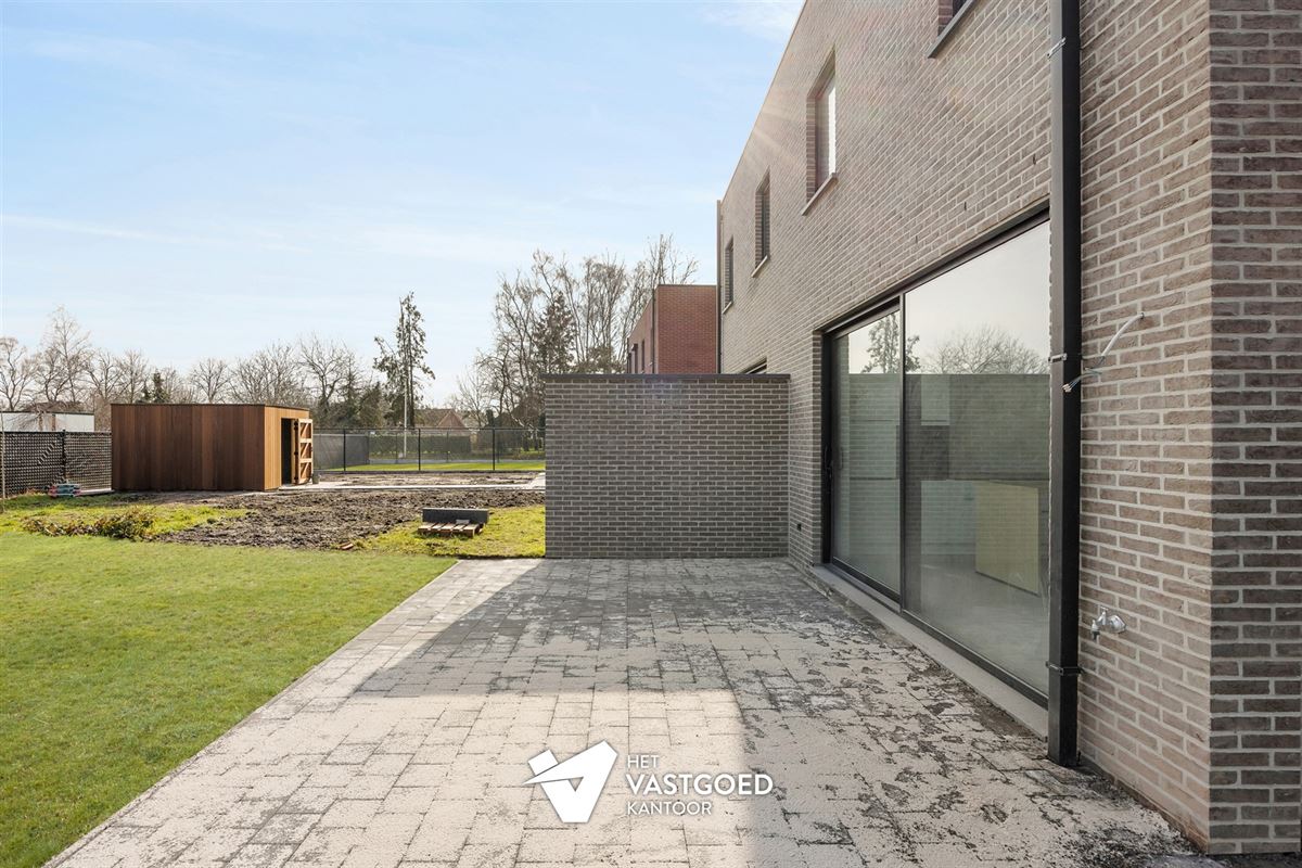 MODERNE AFGEWERKTE NIEUWBOUWWONING OP CENTRALE EN RUSTIGE LIGGING TE PEER