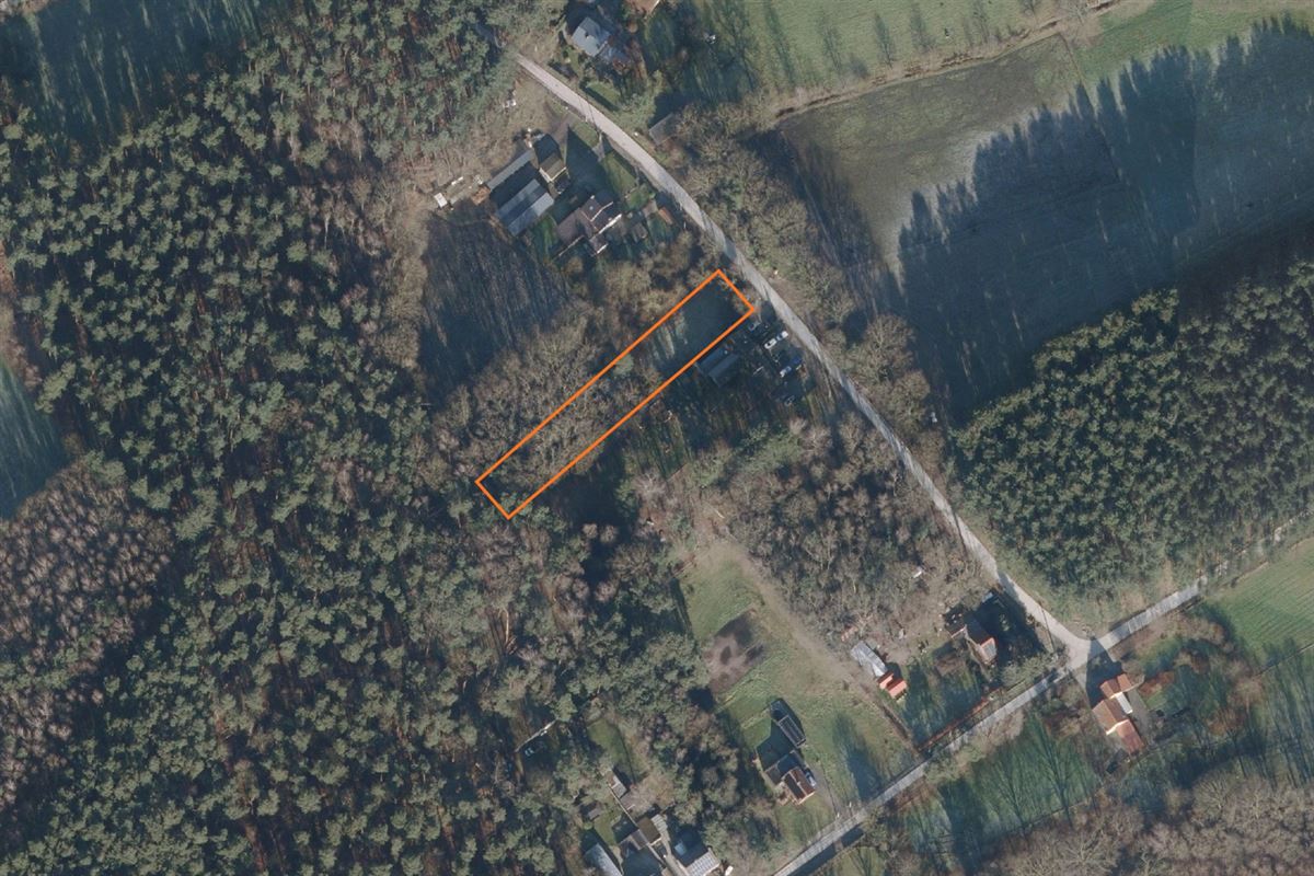 BOSGROND VAN 15A91CA ZEER RUSTIG GELEGEN IN DE VAARTSTRAAT TE HAM