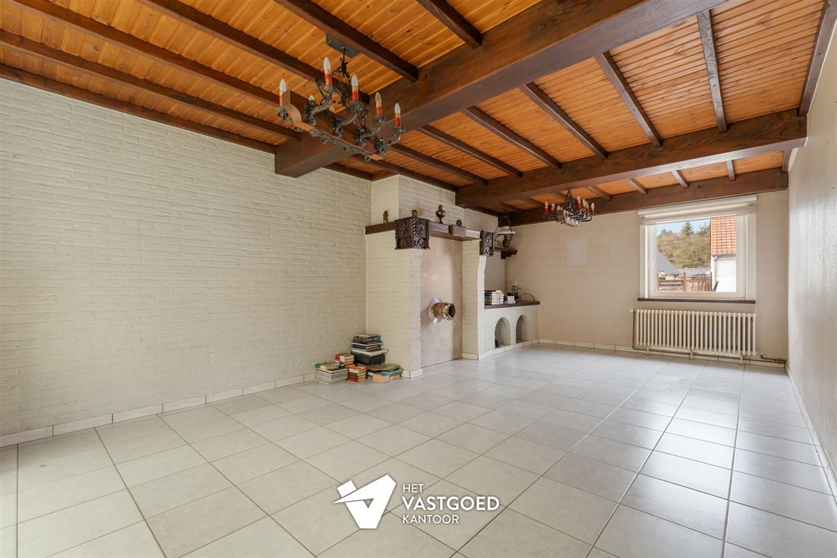 WONING MET VEEL POTENTIEEL OP GUNSTIG GEORIËNTEERD PERCEEL VAN MAAR LIEFST 20 ARE