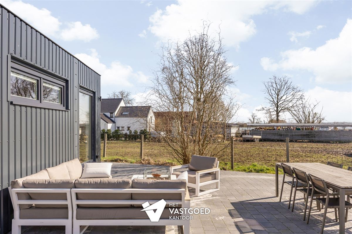 HEEL KNUSSE GELIJKVLOERSE WONING MET 3 SLAAPKAMERS EN ZUIDGERICHTE TUIN TE BUDINGEN