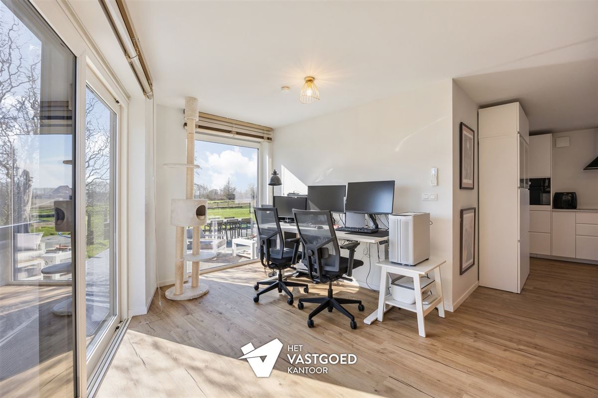 HEEL KNUSSE GELIJKVLOERSE WONING MET 3 SLAAPKAMERS EN ZUIDGERICHTE TUIN TE BUDINGEN