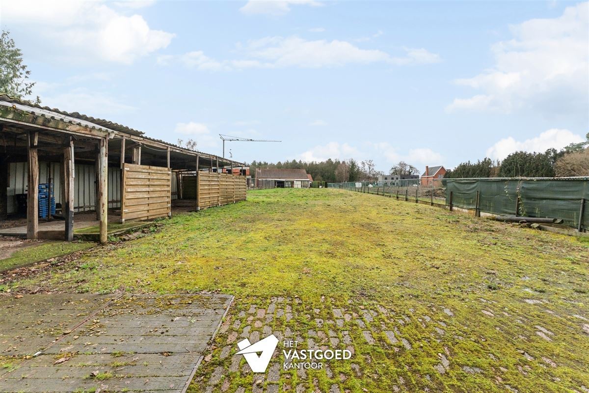 WONING MET VEEL POTENTIEEL OP GUNSTIG GEORIËNTEERD PERCEEL VAN MAAR LIEFST 20 ARE