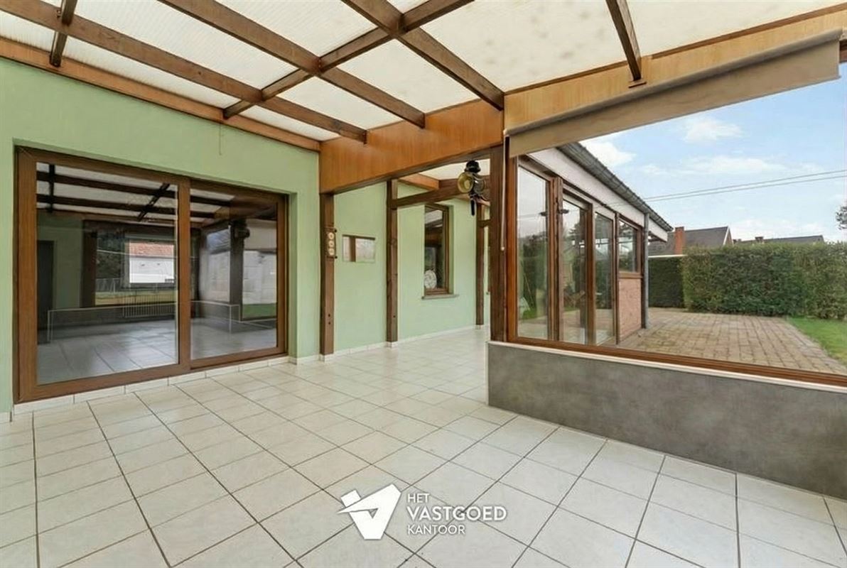 WONING MET VEEL POTENTIEEL OP GUNSTIG GEORIËNTEERD PERCEEL VAN MAAR LIEFST 20 ARE