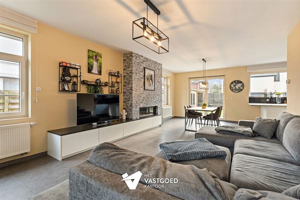 INSTAPKLARE WONING MET 4 SLAAPKAMERS RUSTIG GELEGEN TE LEOPOLDSBURG