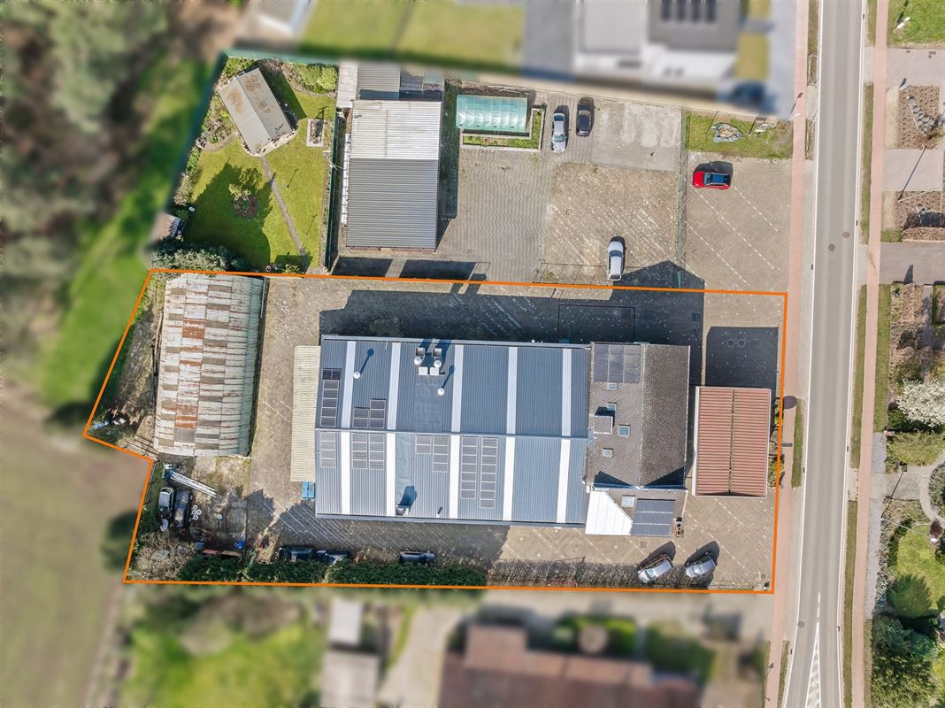 OVER TE NEMEN GARAGE (800M²) EN TANKSTATION GELEGEN OP EEN PERCEEL VAN 2727M² TE HAM
