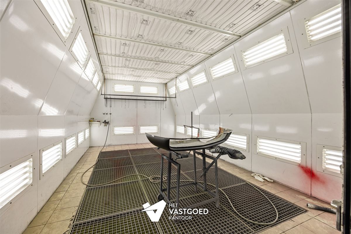 OVER TE NEMEN GARAGE (800M²) EN TANKSTATION GELEGEN OP EEN PERCEEL VAN 2727M² TE HAM