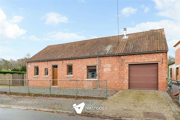 WONING MET VEEL POTENTIEEL OP GUNSTIG GEORIËNTEERD PERCEEL VAN MAAR LIEFST 20 ARE