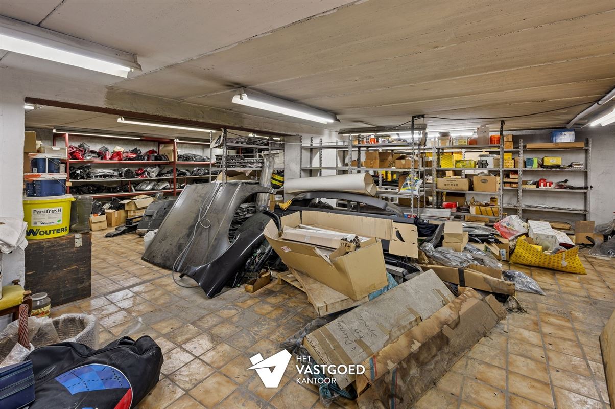 OVER TE NEMEN GARAGE (800M²) EN TANKSTATION GELEGEN OP EEN PERCEEL VAN 2727M² TE HAM