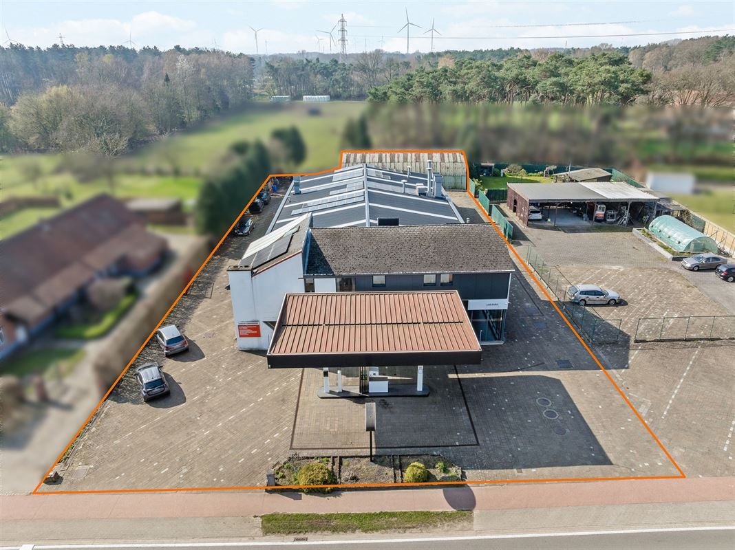 OVER TE NEMEN GARAGE (800M²) EN TANKSTATION GELEGEN OP EEN PERCEEL VAN 2727M² TE HAM