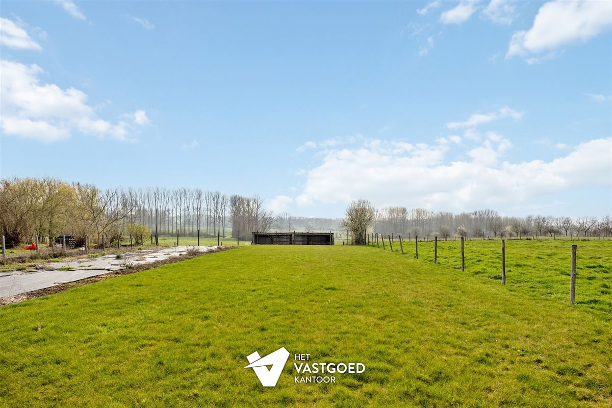 PERFECT ONDERHOUDEN GELIJKVLOERS APPARTEMENT (146M²) MET 3 SLAAPKAMERS EN TERRAS TE HASSELT