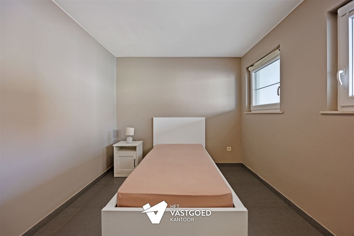PERFECT ONDERHOUDEN GELIJKVLOERS APPARTEMENT (146M²) MET 3 SLAAPKAMERS EN TERRAS TE HASSELT