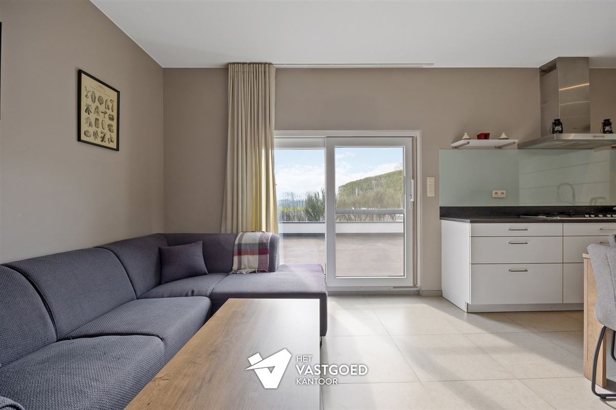 PERFECT ONDERHOUDEN GELIJKVLOERS APPARTEMENT (146M²) MET 3 SLAAPKAMERS EN TERRAS TE HASSELT
