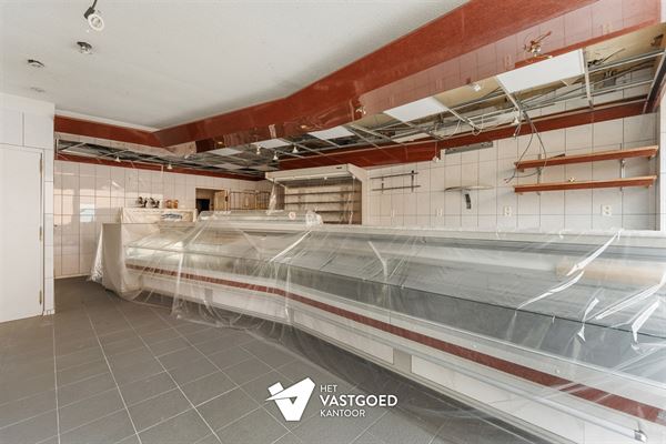 ZEER RUIM PAND (CA 550M2) MET APPARTEMENT 3 SLAAPKAMERS