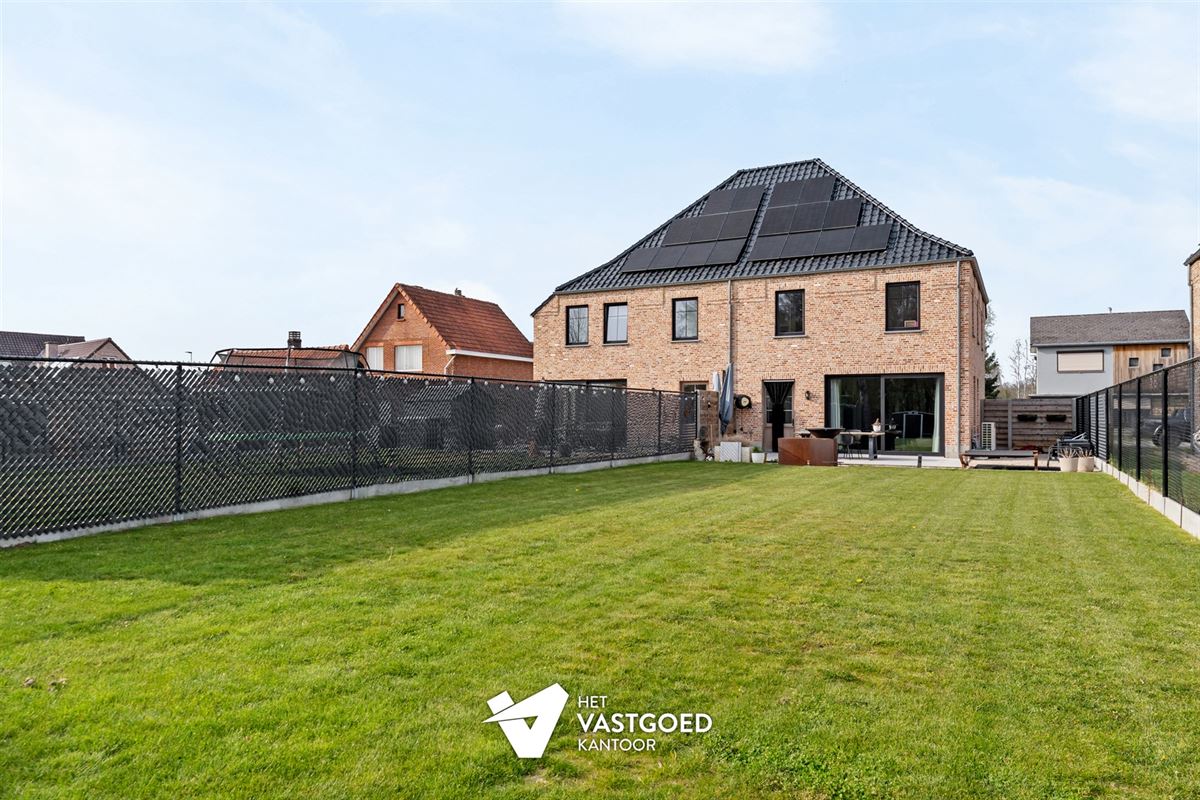ENERGIEZUINIGE NIEUWBOUWWONING (E21) OP PERCEEL VAN 6A63CA IN GROENE DOCH CENTRALE OMGEVING