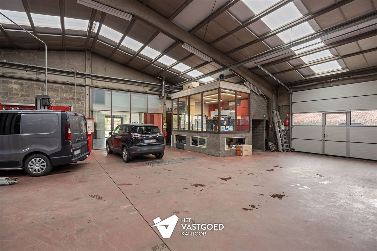 OVER TE NEMEN GARAGE (800M²) EN TANKSTATION GELEGEN OP EEN PERCEEL VAN 2727M² TE HAM