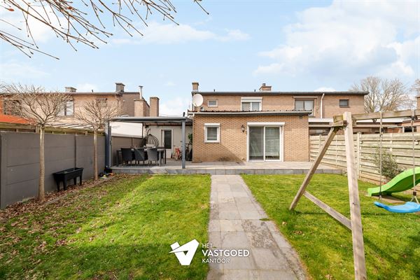 GERENOVEERDE WONING MET 3 SLAAPKAMERS EN GEZELLIGE STADSTUIN IN HEUSDEN CENTRUM