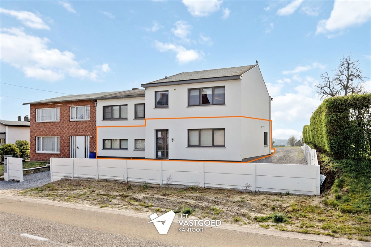 PERFECT ONDERHOUDEN GELIJKVLOERS APPARTEMENT (146M²) MET 3 SLAAPKAMERS EN TERRAS TE HASSELT