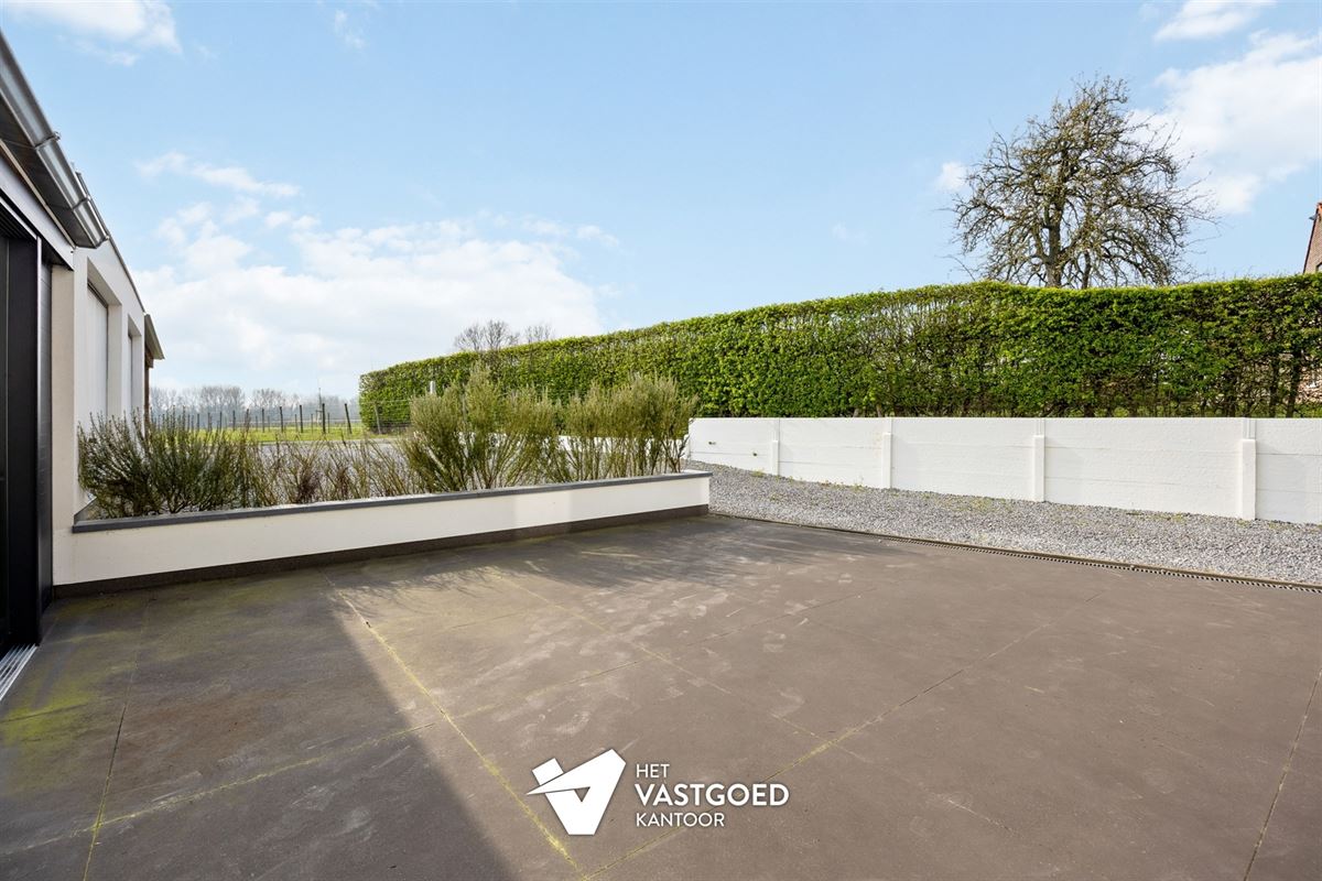 PERFECT ONDERHOUDEN GELIJKVLOERS APPARTEMENT (146M²) MET 3 SLAAPKAMERS EN TERRAS TE HASSELT
