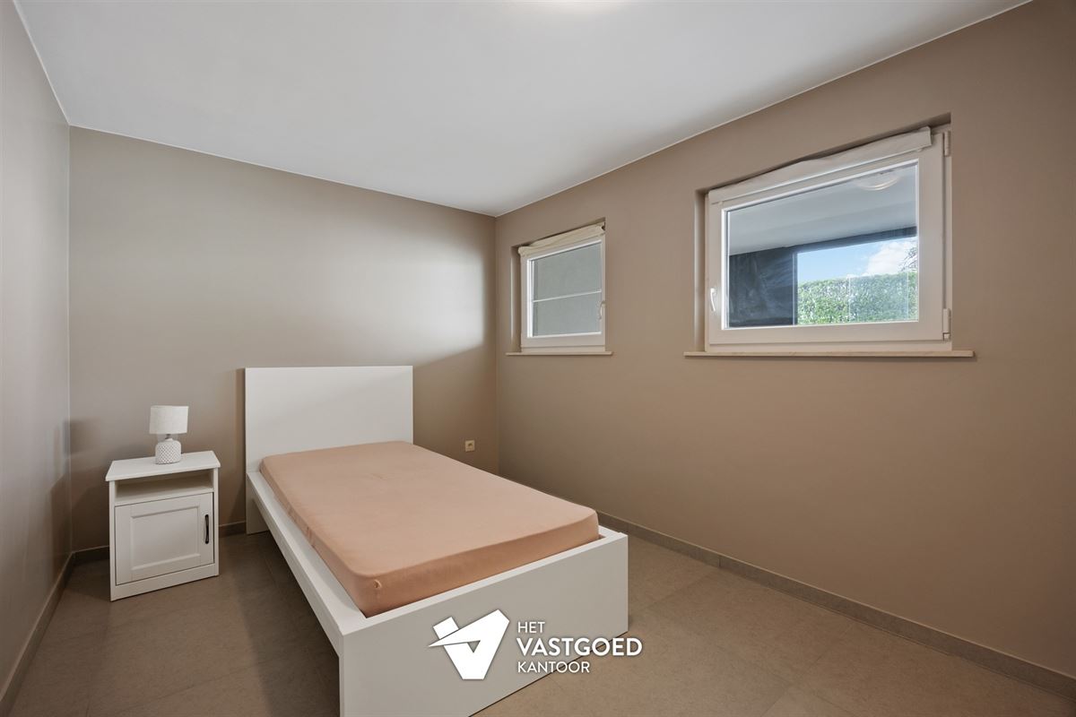 PERFECT ONDERHOUDEN GELIJKVLOERS APPARTEMENT (146M²) MET 3 SLAAPKAMERS EN TERRAS TE HASSELT