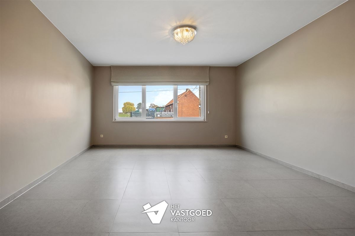 PERFECT ONDERHOUDEN GELIJKVLOERS APPARTEMENT (146M²) MET 3 SLAAPKAMERS EN TERRAS TE HASSELT
