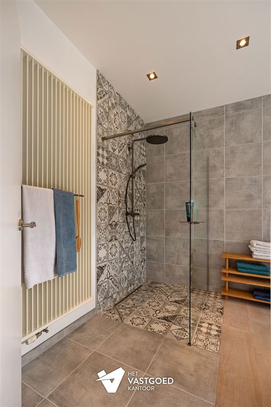 PRACHTIGE, RUIME EN ENERGIEZUINIGE WONING OP MOOI PERCEEL