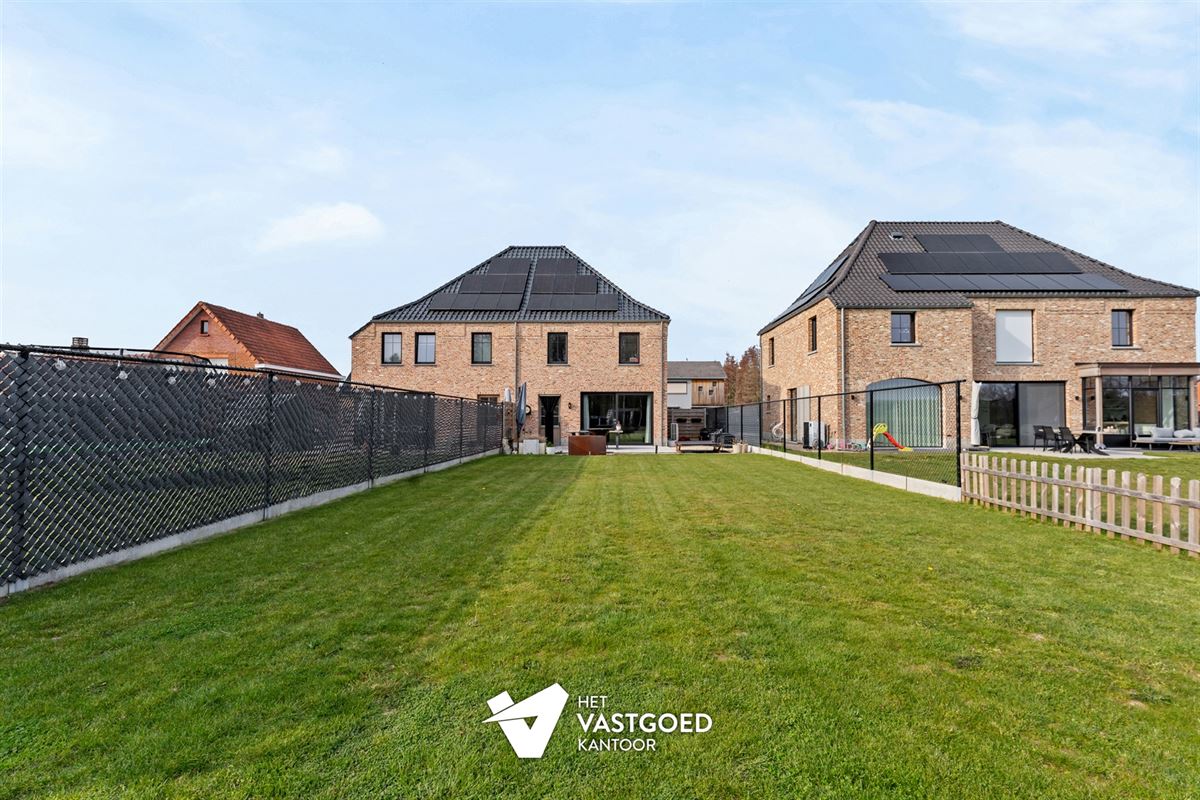 ENERGIEZUINIGE NIEUWBOUWWONING (E21) OP PERCEEL VAN 6A63CA IN GROENE DOCH CENTRALE OMGEVING