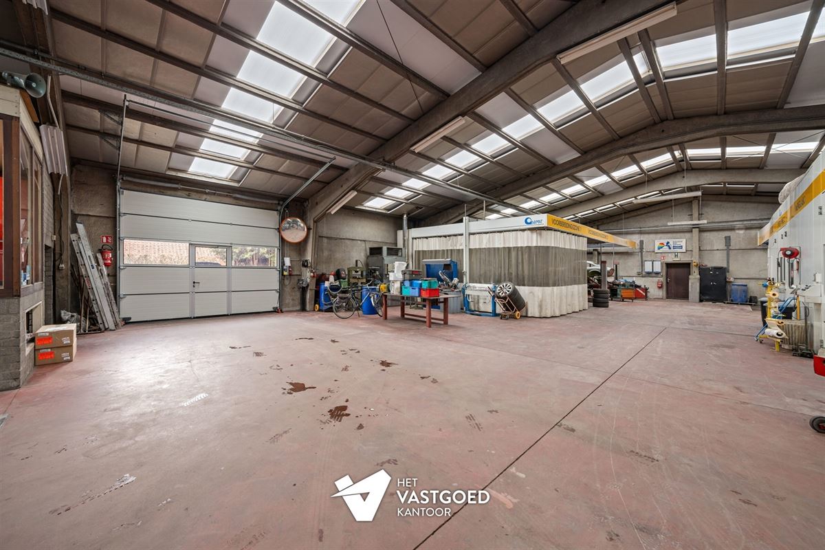 OVER TE NEMEN GARAGE (800M²) EN TANKSTATION GELEGEN OP EEN PERCEEL VAN 2727M² TE HAM