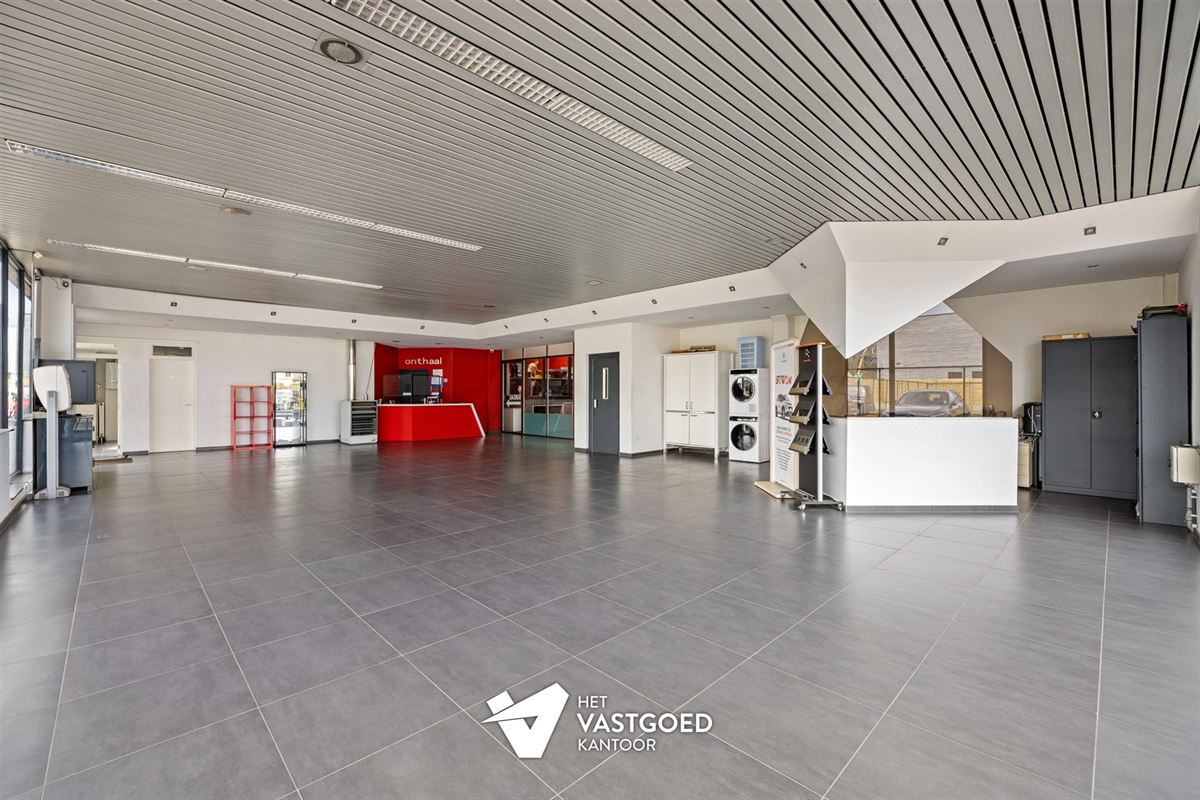 OVER TE NEMEN GARAGE (800M²) EN TANKSTATION GELEGEN OP EEN PERCEEL VAN 2727M² TE HAM