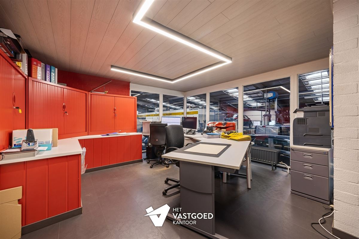 OVER TE NEMEN GARAGE (800M²) EN TANKSTATION GELEGEN OP EEN PERCEEL VAN 2727M² TE HAM
