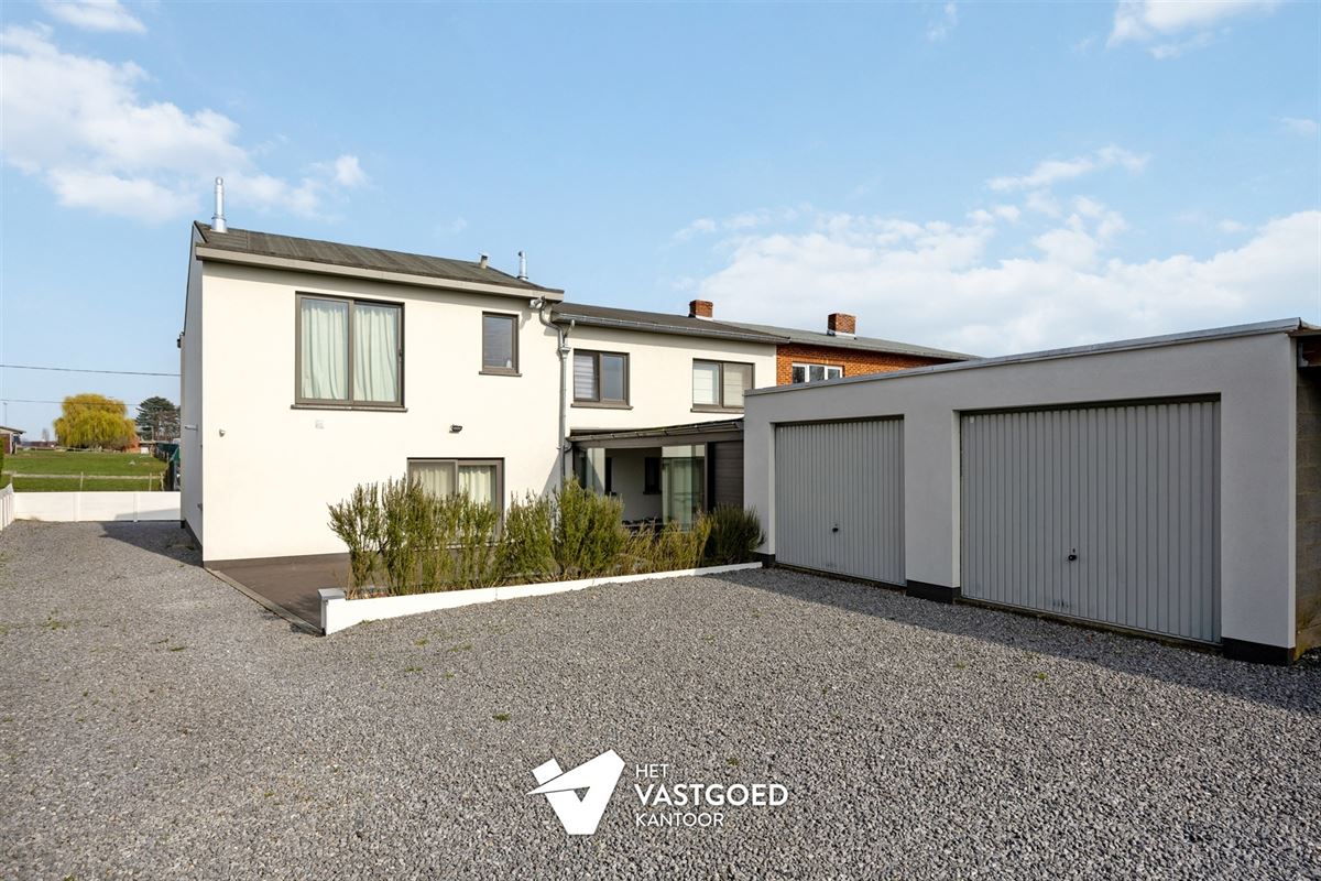 PERFECT ONDERHOUDEN GELIJKVLOERS APPARTEMENT (146M²) MET 3 SLAAPKAMERS EN TERRAS TE HASSELT