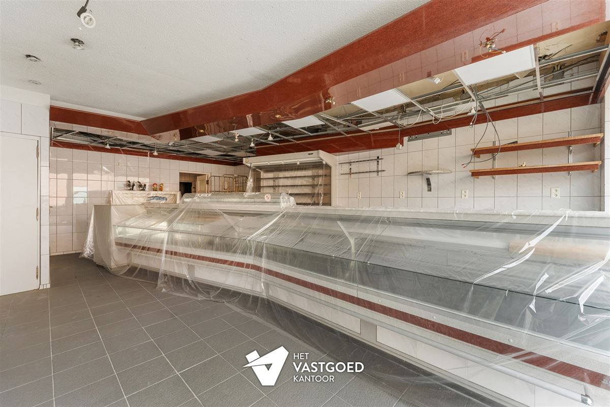 ZEER RUIM PAND (CA 550M2) MET APPARTEMENT 3 SLAAPKAMERS