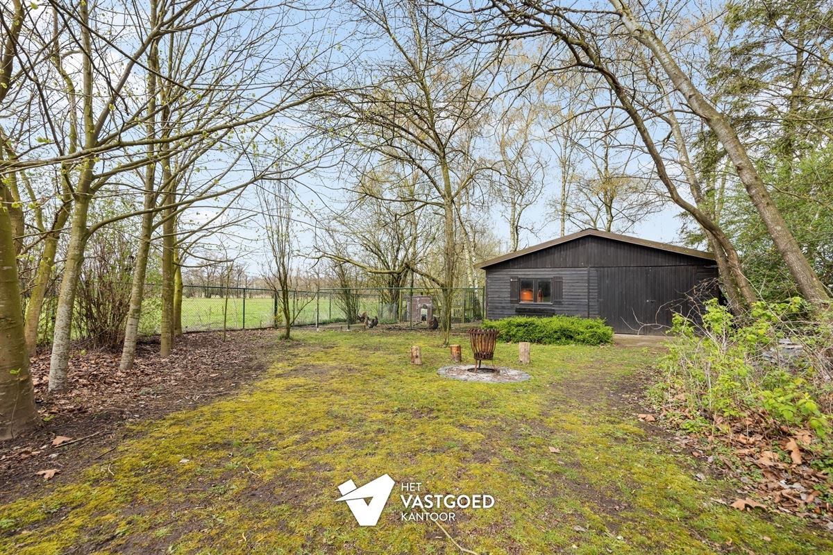 PERFECT ONDERHOUDEN WONING MET 6 SLAAPKAMERS EN WERKHUIS/GARAGE IN GROENE OMGEVING TE VIVERSEL