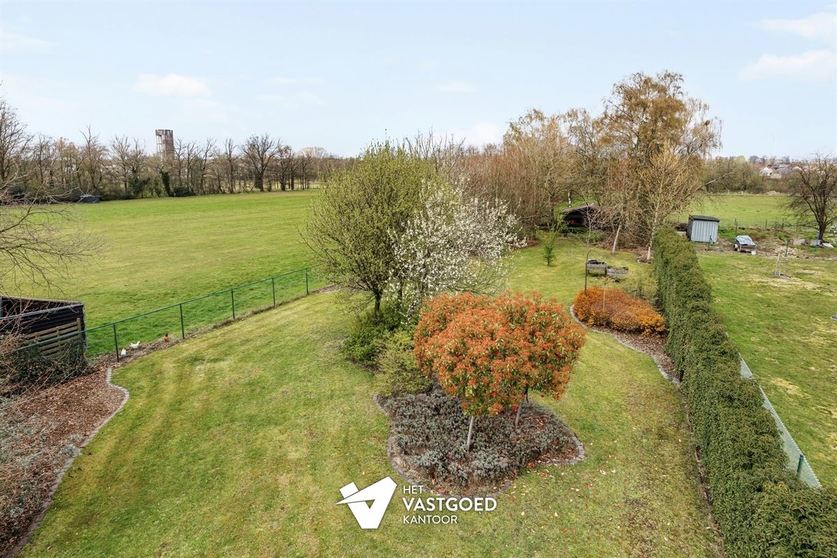 PERFECT ONDERHOUDEN WONING MET 6 SLAAPKAMERS EN WERKHUIS/GARAGE IN GROENE OMGEVING TE VIVERSEL