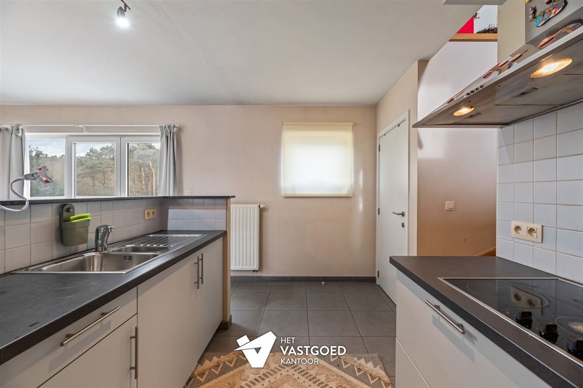 ZEER RUIM DUPLEX APPARTEMENT (149M²) MET 3 SLAAPKAMERS, TERRAS EN 2 AUTOSTAANPLAATSEN TE HAM