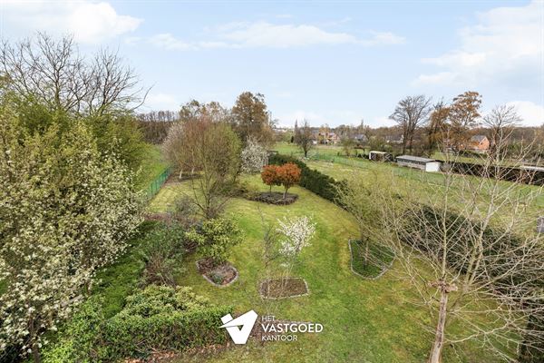 PERFECT ONDERHOUDEN WONING MET 6 SLAAPKAMERS EN WERKHUIS/GARAGE IN GROENE OMGEVING TE VIVERSEL