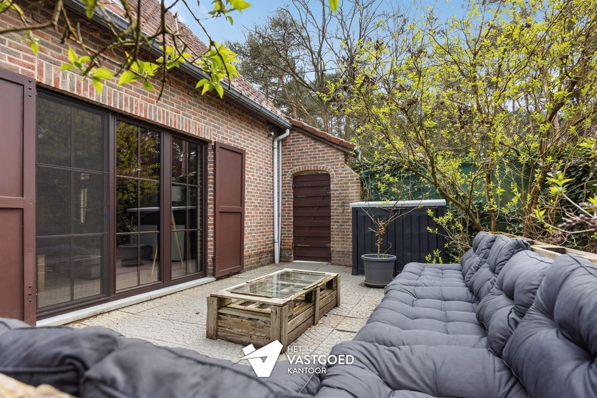 PERFECT ONDERHOUDEN WONING MET 6 SLAAPKAMERS EN WERKHUIS/GARAGE IN GROENE OMGEVING TE VIVERSEL