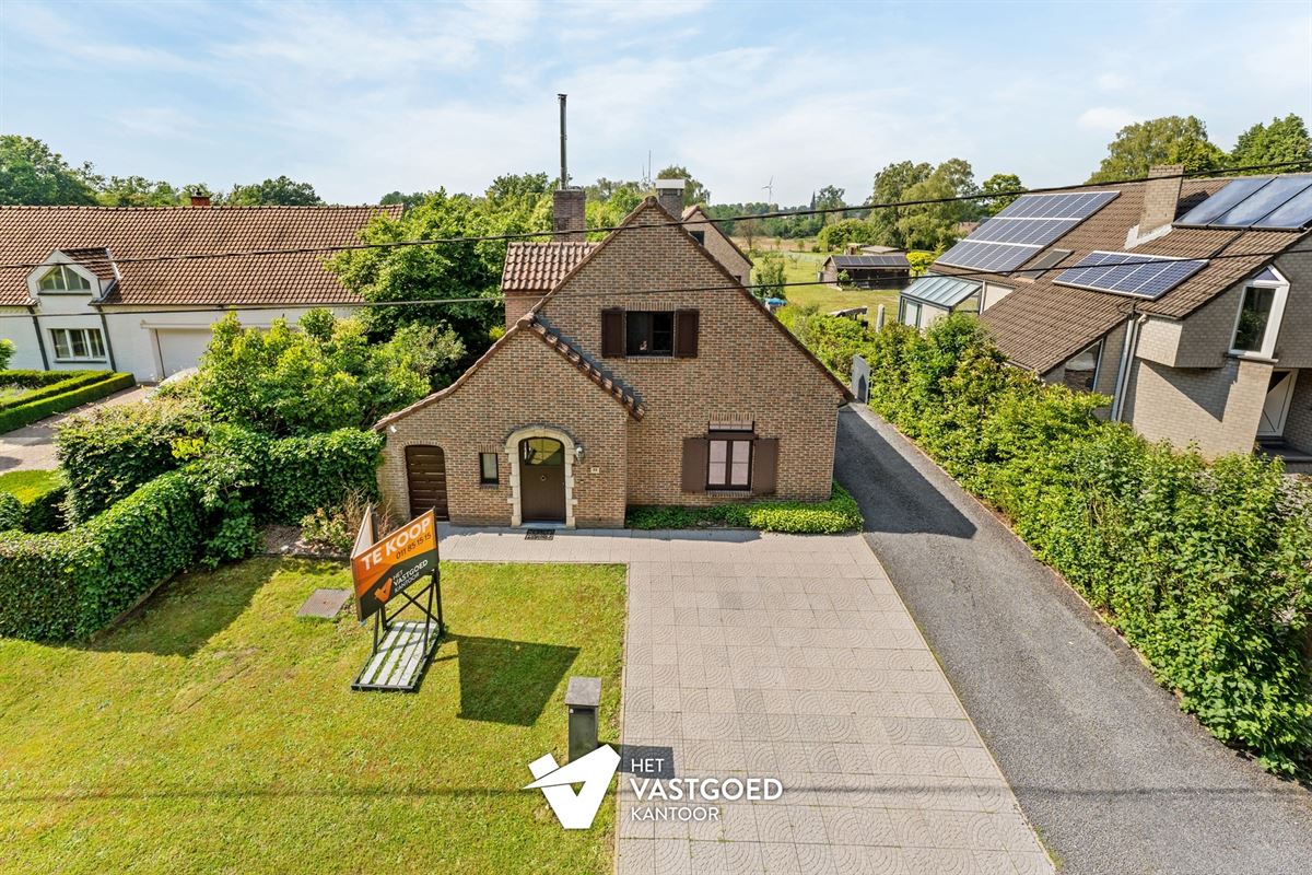 RUIME GEZINSWONING IN ZEER GEGEERDE WIJK IN VIVERSEL MET PRACHTIG AANGELEGDE TUIN EN WERKHUIS.