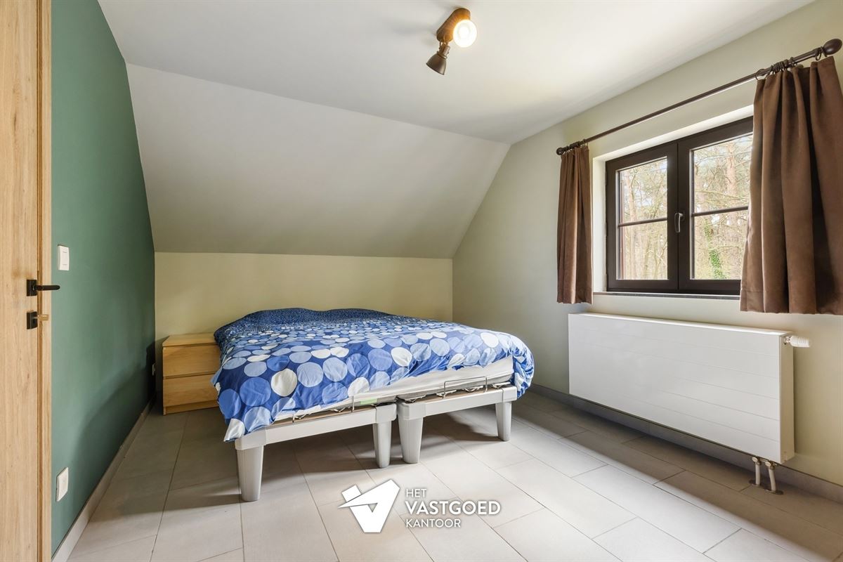 PERFECT ONDERHOUDEN WONING MET 6 SLAAPKAMERS EN WERKHUIS/GARAGE IN GROENE OMGEVING TE VIVERSEL