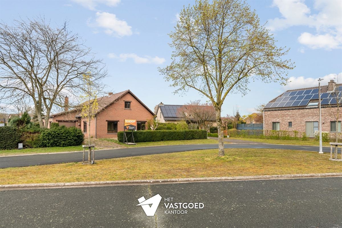 TE RENOVEREN WONING MET 3 SLAAPKAMERS RUSTIG GELEGEN OP EEN PERCEEL VAN 760M² TE LEOPOLDSBURG