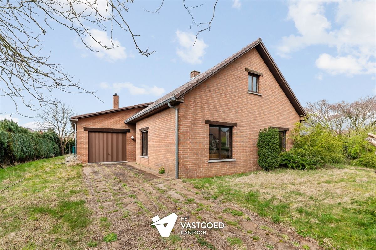 TE RENOVEREN WONING MET 3 SLAAPKAMERS RUSTIG GELEGEN OP EEN PERCEEL VAN 760M² TE LEOPOLDSBURG