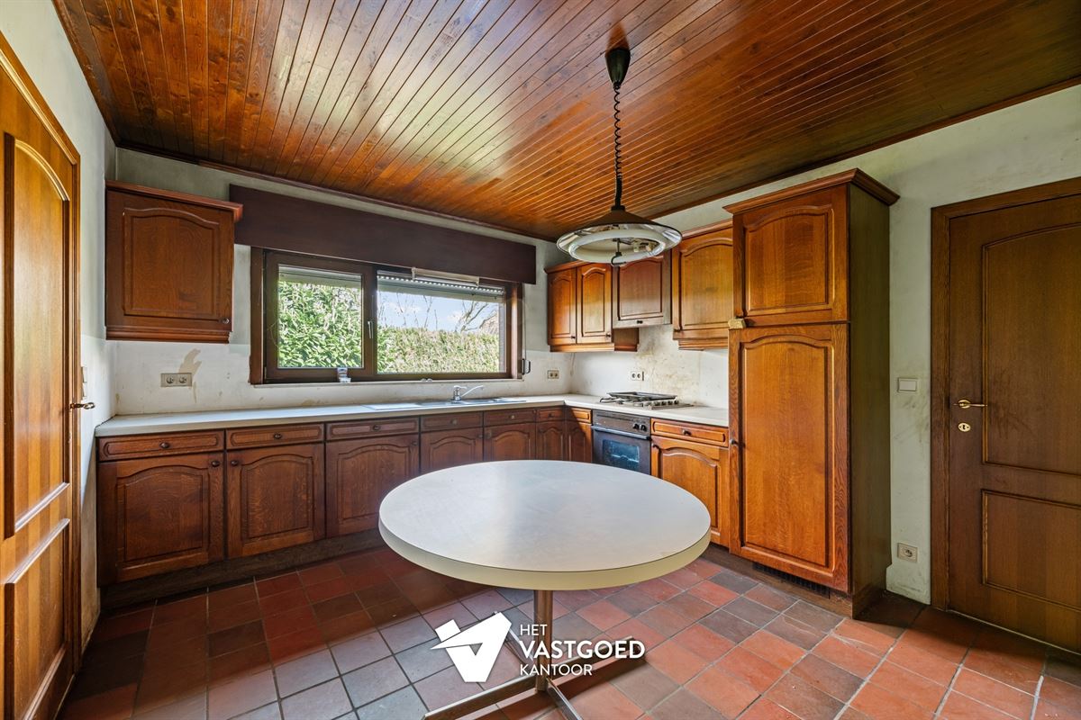 TE RENOVEREN WONING MET 3 SLAAPKAMERS RUSTIG GELEGEN OP EEN PERCEEL VAN 760M² TE LEOPOLDSBURG