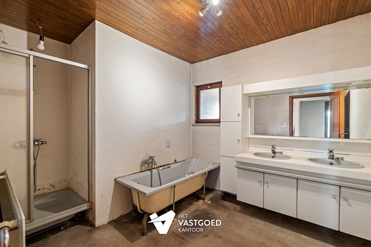 TE RENOVEREN WONING MET 3 SLAAPKAMERS RUSTIG GELEGEN OP EEN PERCEEL VAN 760M² TE LEOPOLDSBURG