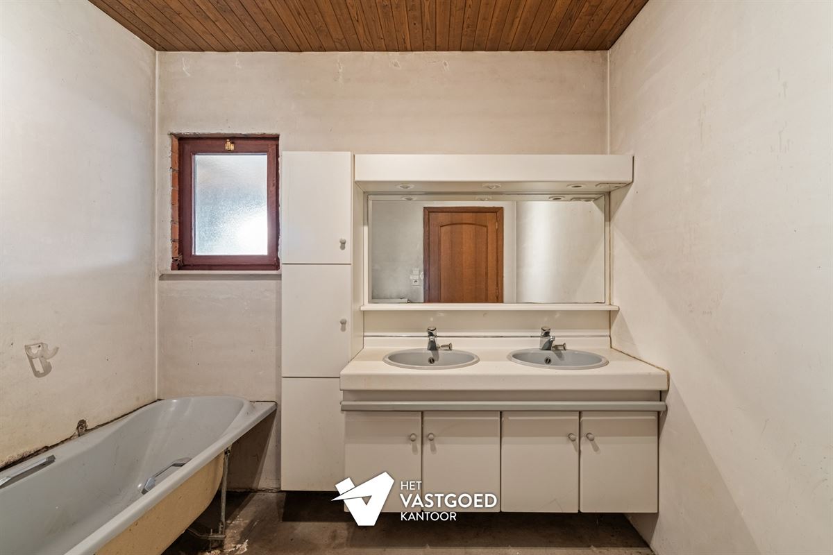 TE RENOVEREN WONING MET 3 SLAAPKAMERS RUSTIG GELEGEN OP EEN PERCEEL VAN 760M² TE LEOPOLDSBURG