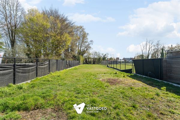 RECENT GERENOVEERDE RUIME WONING (220M²) MET 5 SLAAPKAMERS EN TUIN MET TUINKAMER TE BERINGEN