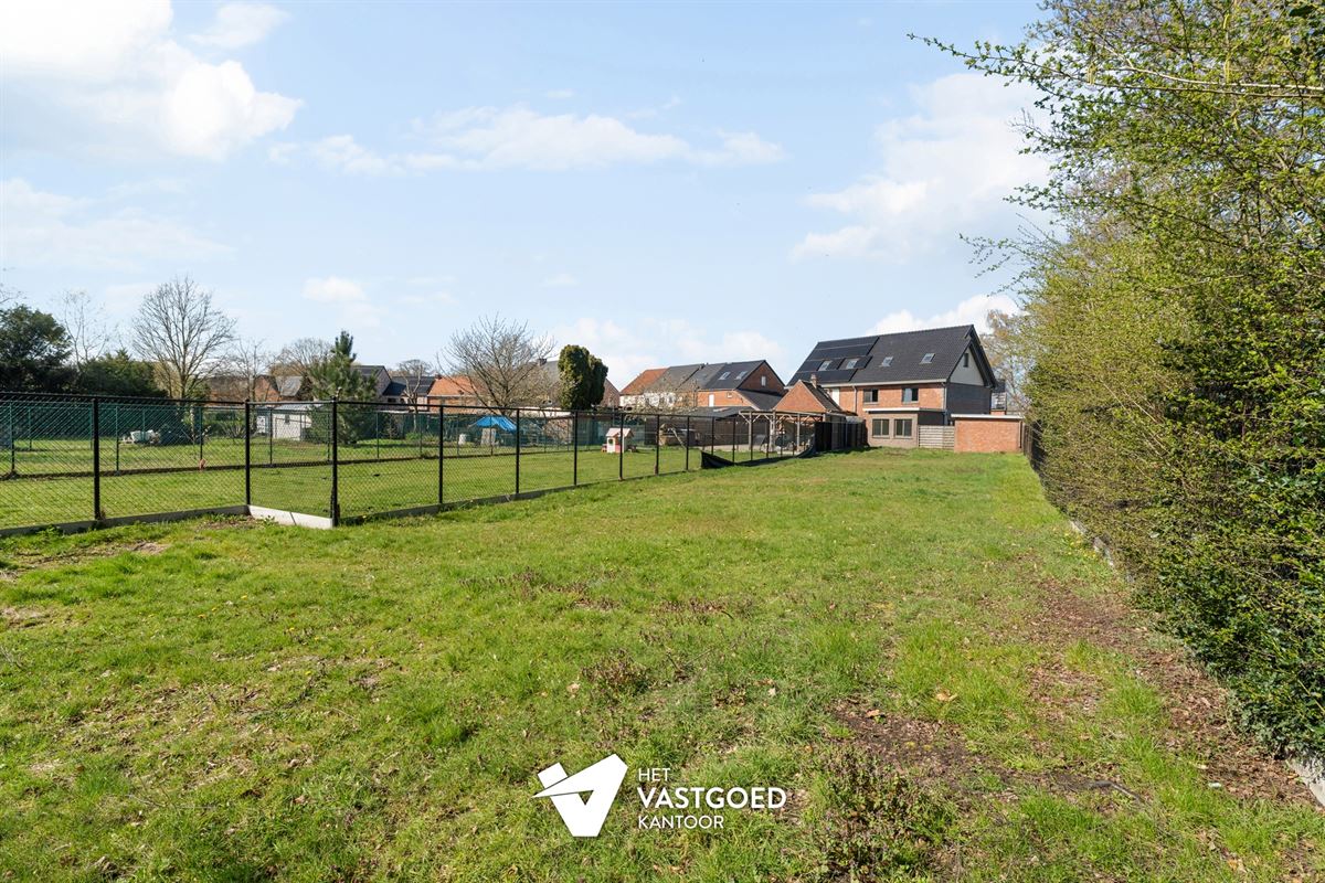 RECENT GERENOVEERDE RUIME WONING (220M²) MET 5 SLAAPKAMERS EN TUIN MET TUINKAMER TE BERINGEN