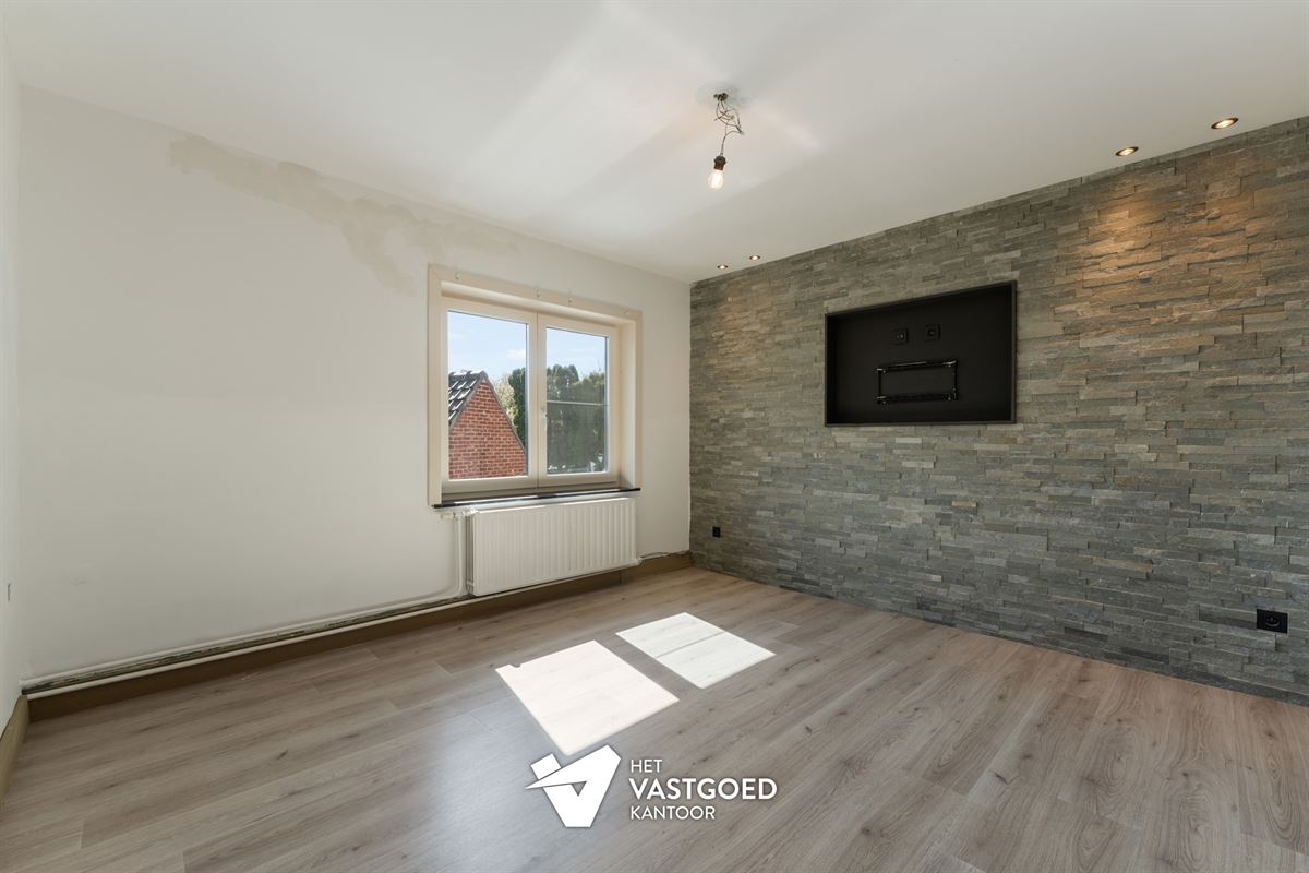 RECENT GERENOVEERDE RUIME WONING (220M²) MET 5 SLAAPKAMERS EN TUIN MET TUINKAMER TE BERINGEN