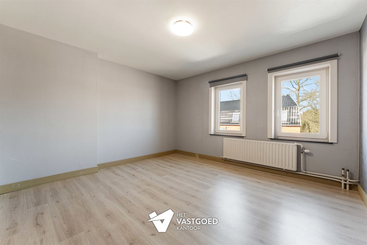 RECENT GERENOVEERDE RUIME WONING (220M²) MET 5 SLAAPKAMERS EN TUIN MET TUINKAMER TE BERINGEN